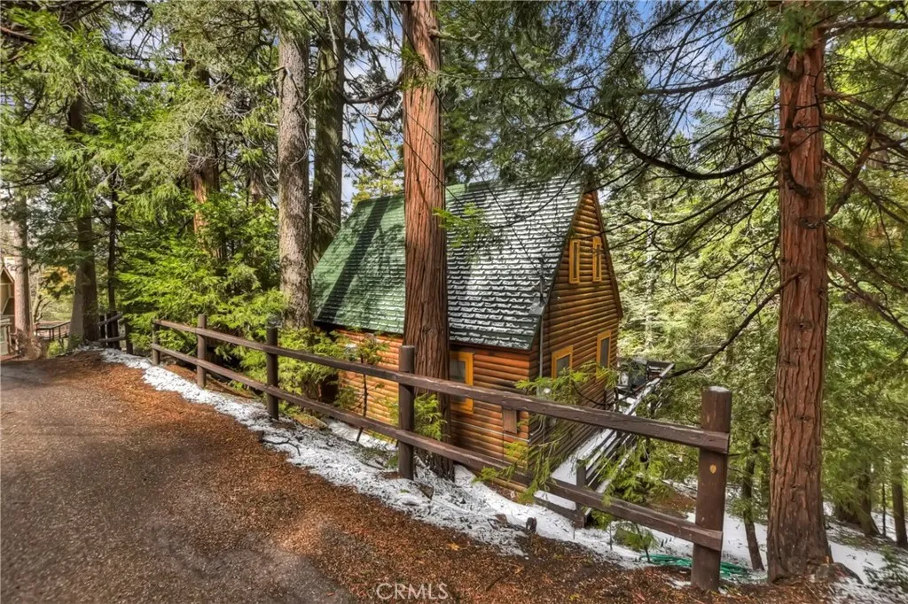 529 West Victoria Court, Lake Arrowhead, California 92352 home-pic-25