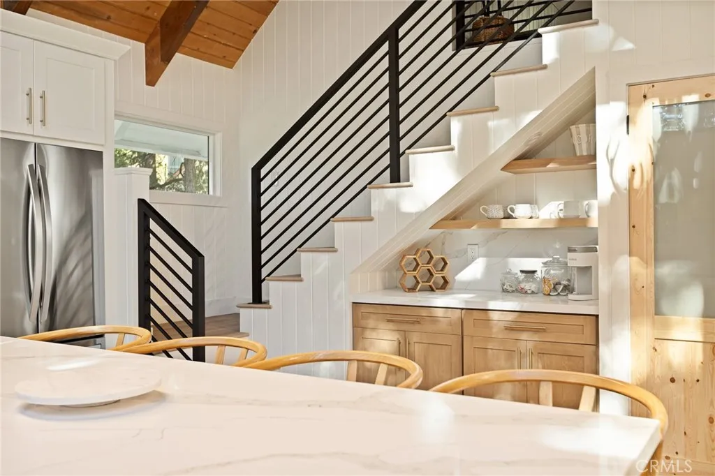 300 Pioneer, Lake Arrowhead, California 92352 home-pic-14