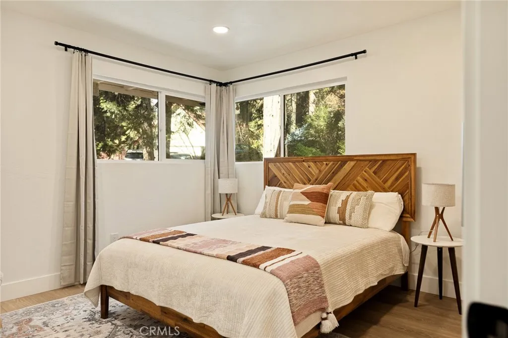300 Pioneer, Lake Arrowhead, California 92352 home-pic-35