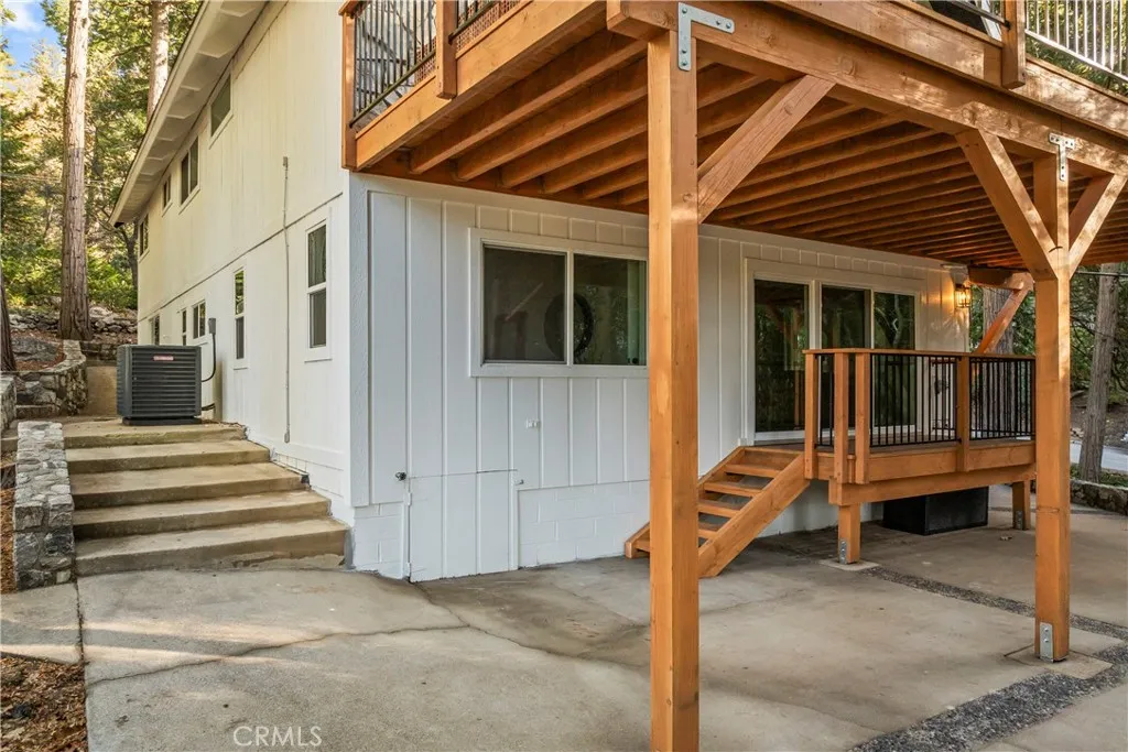 300 Pioneer, Lake Arrowhead, California 92352 home-pic-47
