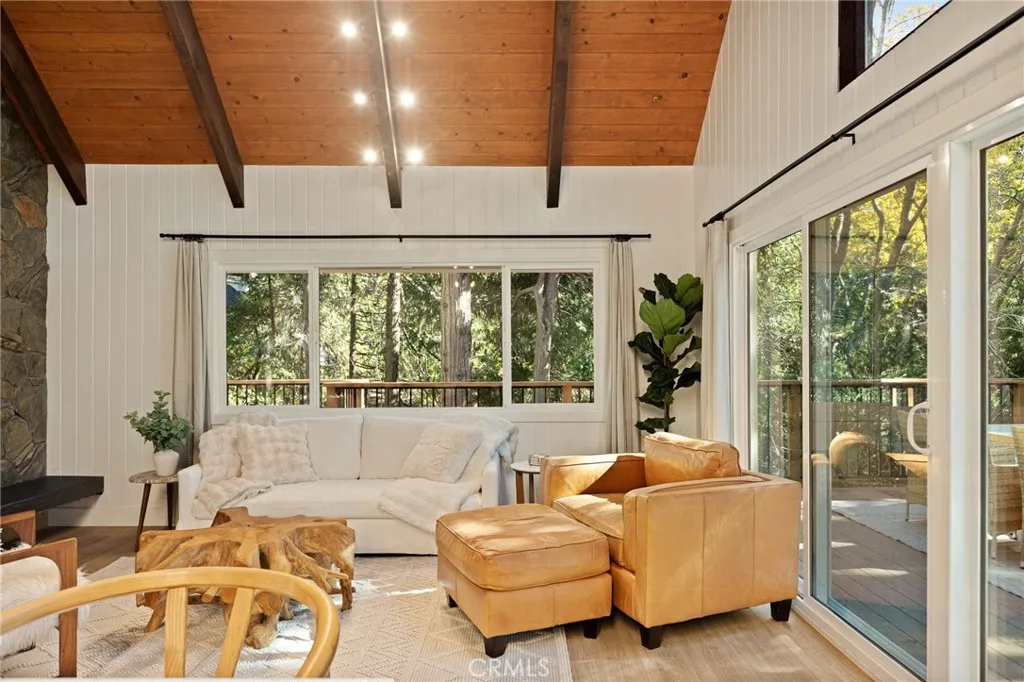 300 Pioneer, Lake Arrowhead, California 92352 home-pic-17