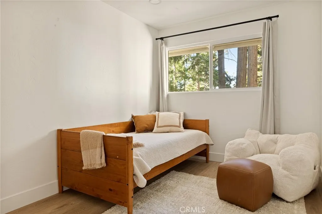 300 Pioneer, Lake Arrowhead, California 92352 home-pic-42