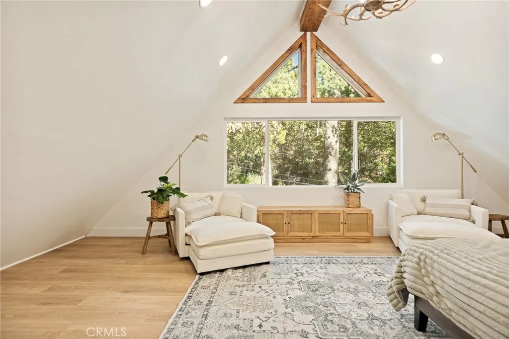 300 Pioneer, Lake Arrowhead, California 92352 home-pic-23