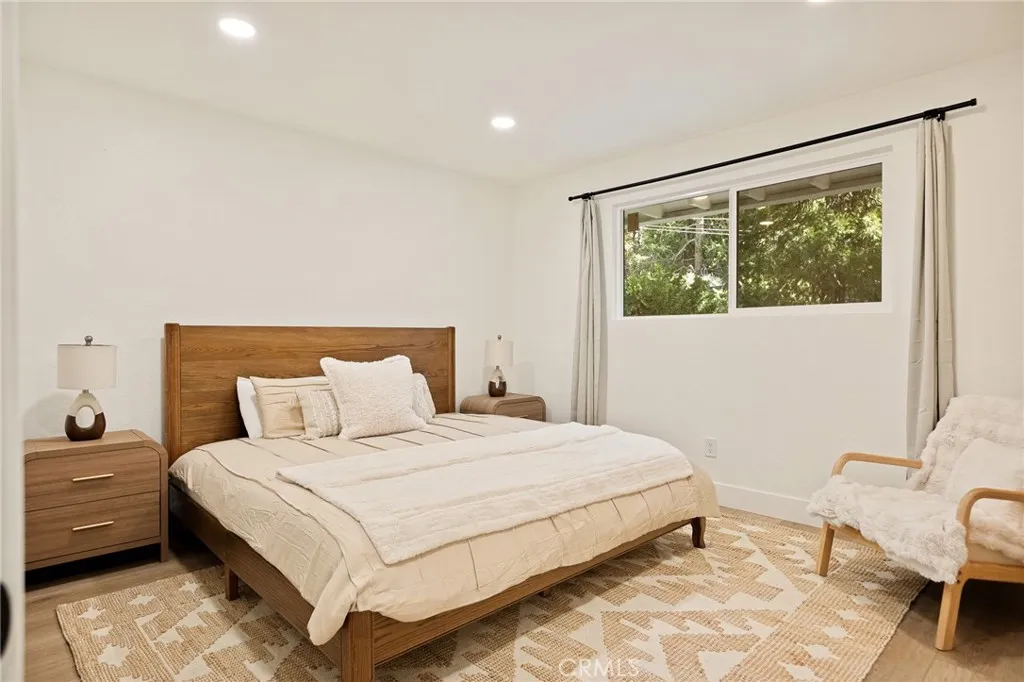 300 Pioneer, Lake Arrowhead, California 92352 home-pic-39
