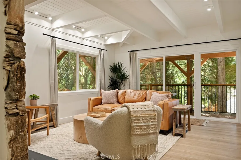 300 Pioneer, Lake Arrowhead, California 92352 home-pic-45