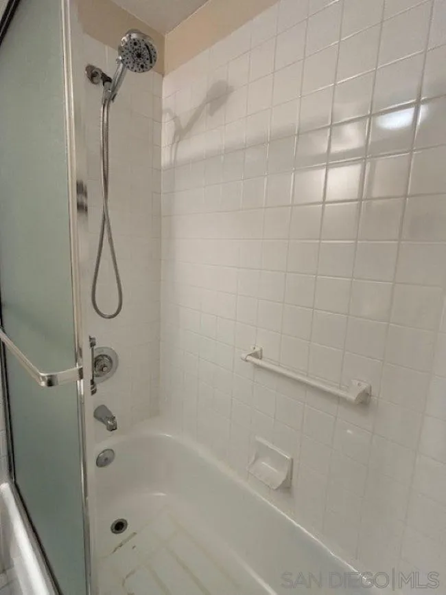 8641 Via Mallorca Unit D, La Jolla, California 92037 home-pic-13