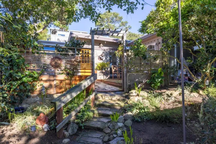 1171 Presidio Boulevard, Pacific Grove, California 93950