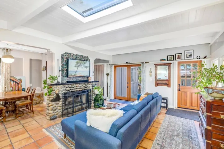 1171 Presidio Boulevard, Pacific Grove, California 93950