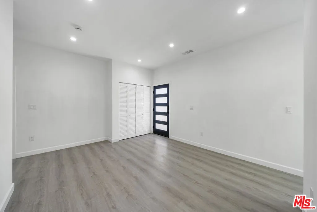 151 N Harvard Boulevard, Los Angeles, California 90004 home-pic-22