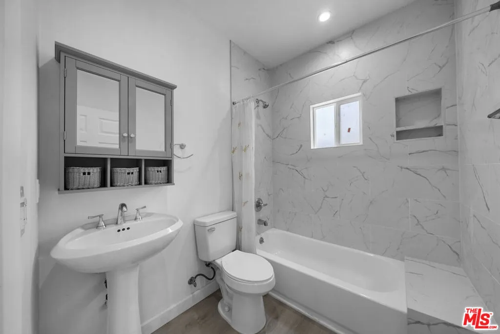 151 N Harvard Boulevard, Los Angeles, California 90004 home-pic-30