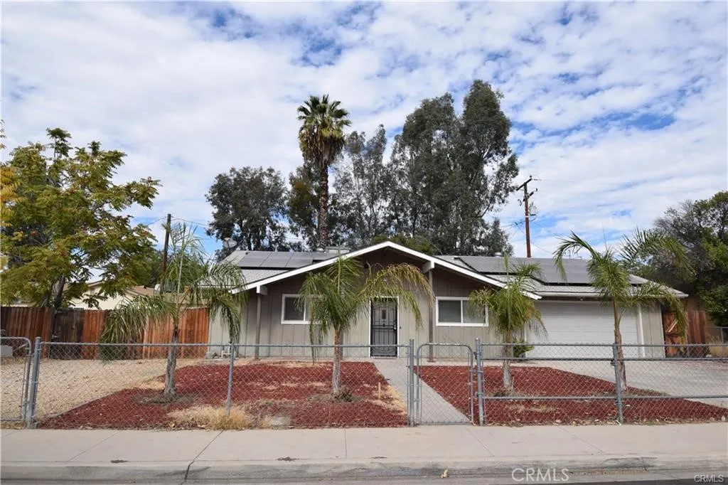 532 Fern Place, Hemet, California 92543 home-pic-1