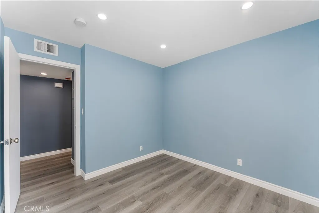 15511 Sherman Way 1, Van Nuys, California 91406 home-pic-34