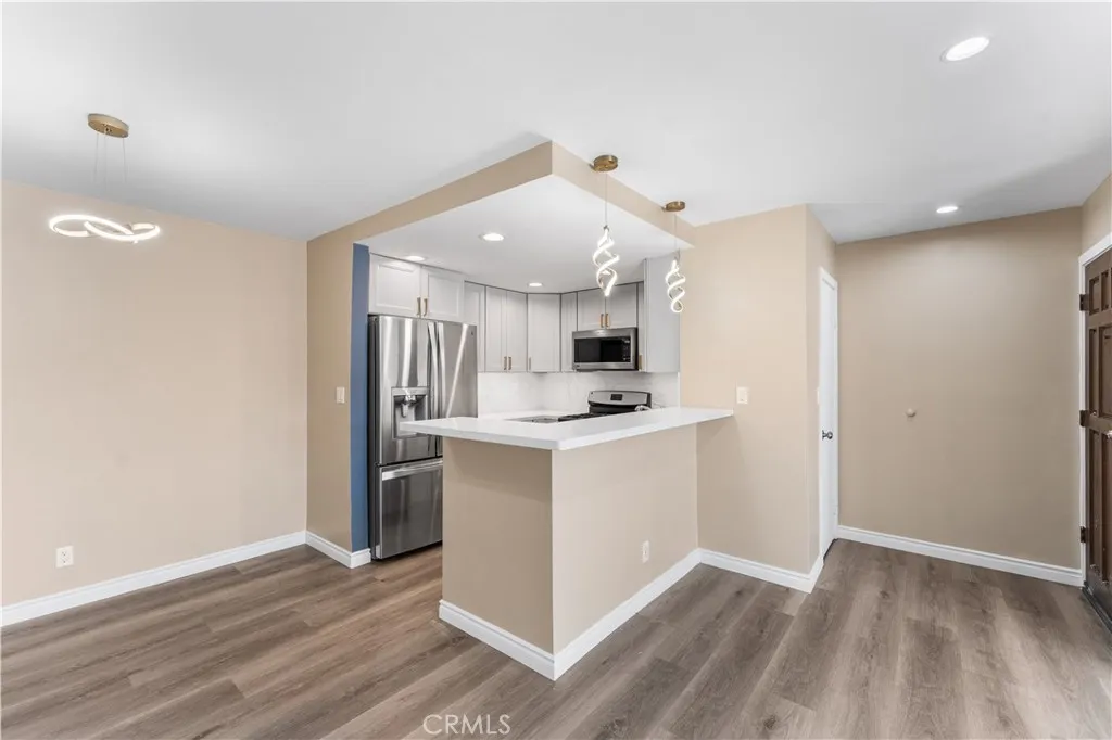 15511 Sherman Way 1, Van Nuys, California 91406 home-pic-24