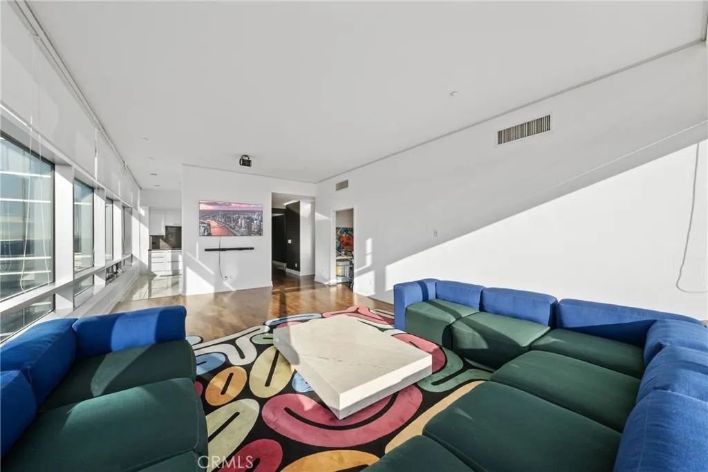 900 W Olympic Boulevard 46b, Los Angeles, California 90015 home-pic-9