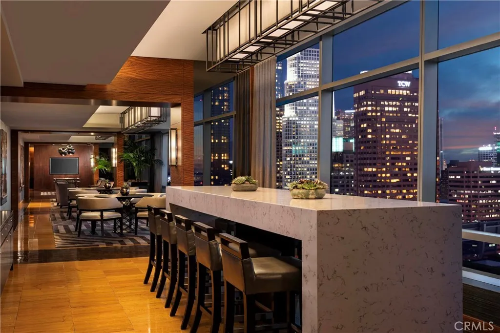 900 W Olympic Boulevard 46b, Los Angeles, California 90015 home-pic-1