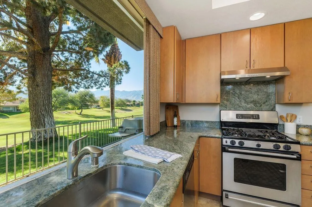 51 Pebble Beach Drive, Rancho Mirage, California 92270 home-pic-11