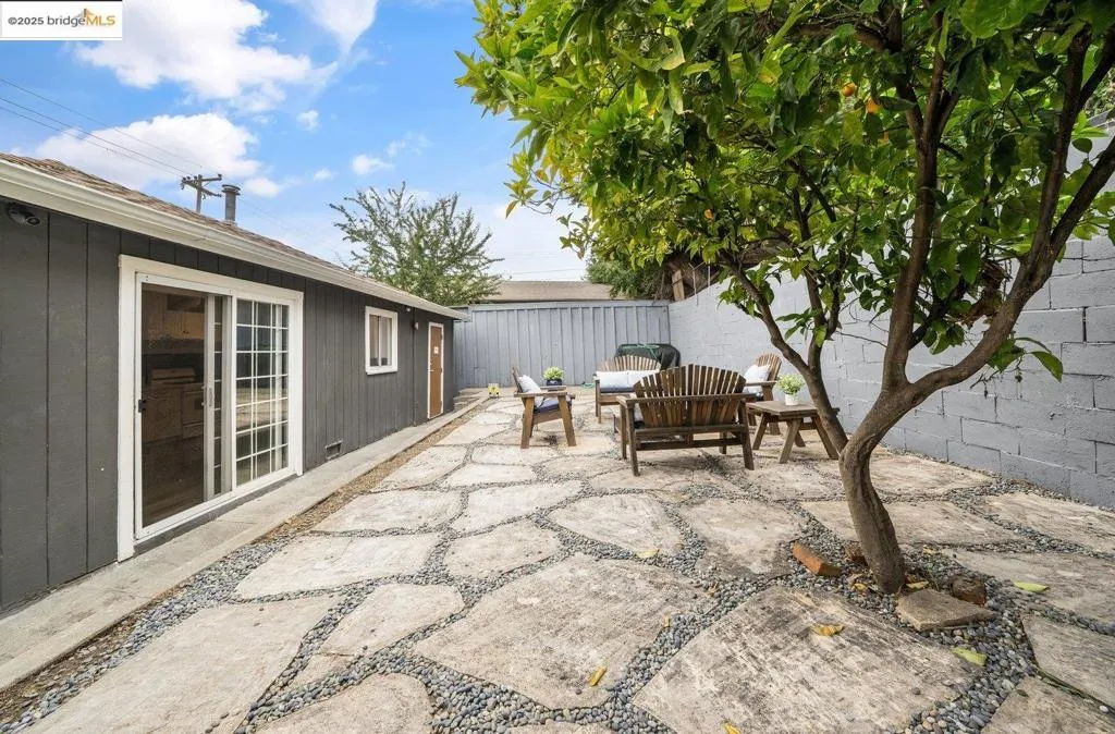 2162 35th Ave, Oakland, California 94601 home-pic-21