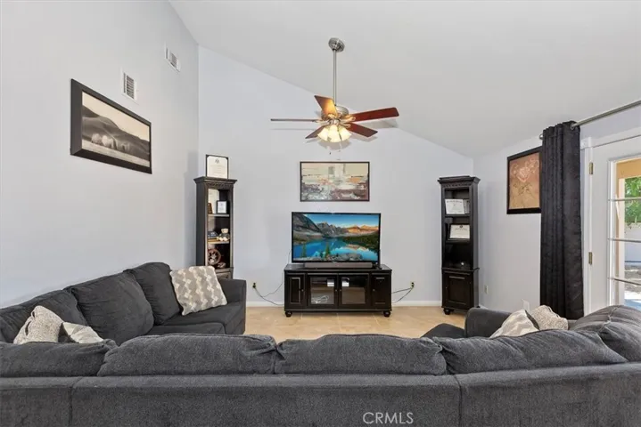 FUNCTIONAL FAMILY ROOM WITH HIGH CEILINGS