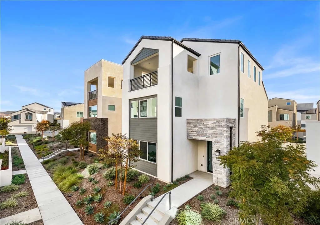 165 Sawbuck, Irvine, California 92618 home-pic-1