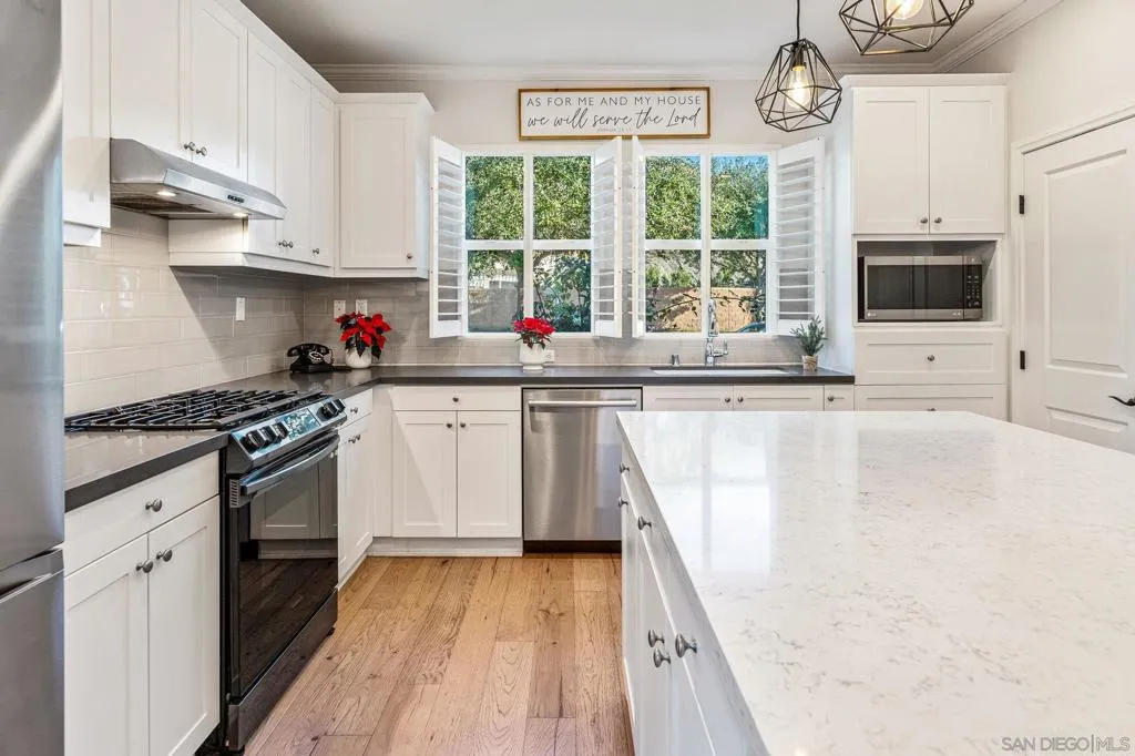2769 Overlook Point Dr, Escondido, California 92029 home-pic-6