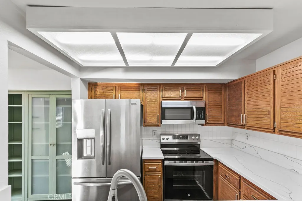 25761 Le Parc, Lake Forest, California 92630 home-pic-3