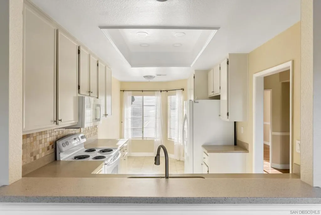 1636 Via Caminar, San Marcos, California 92078 home-pic-7