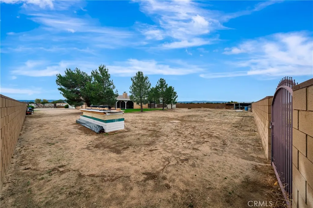 8347 W Avenue D10, Lancaster, California 93536 home-pic-48