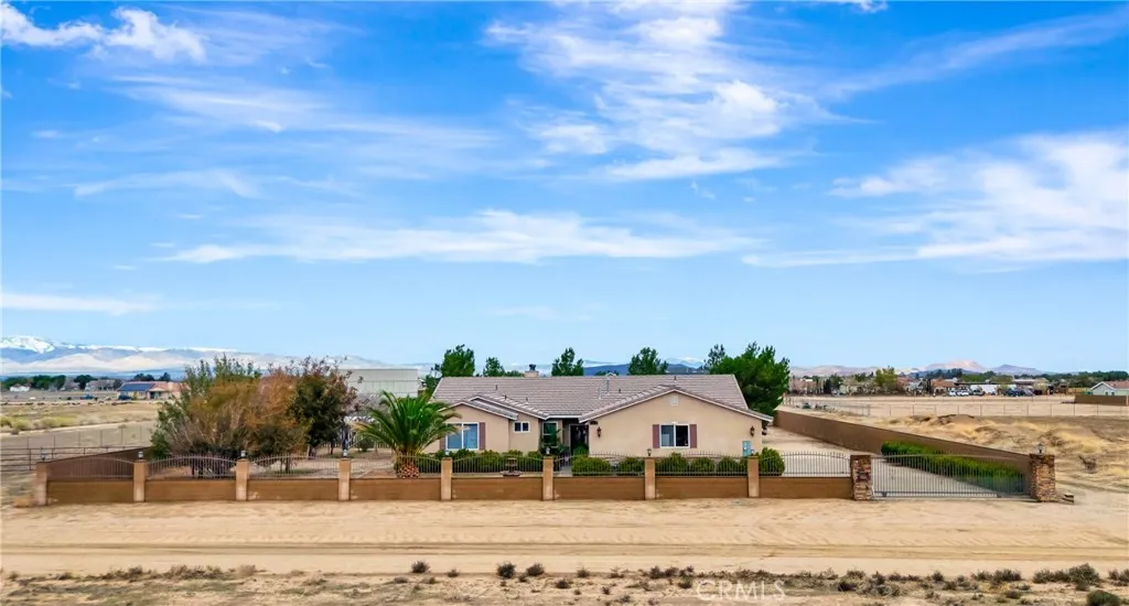 8347 W Avenue D10, Lancaster, California 93536 home-pic-71