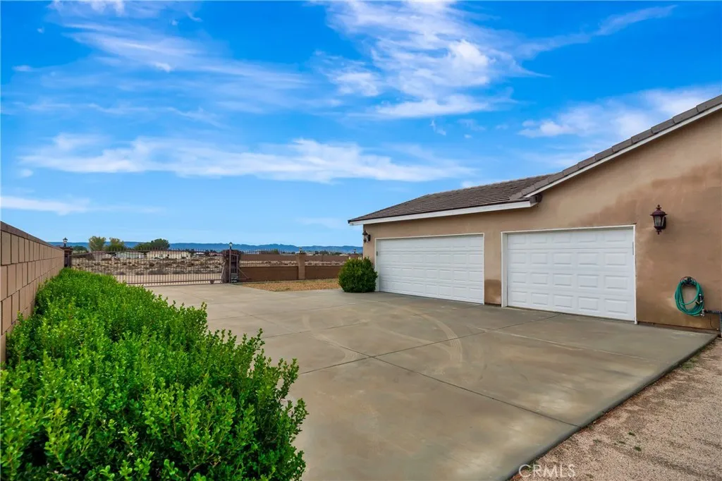 8347 W Avenue D10, Lancaster, California 93536 home-pic-56
