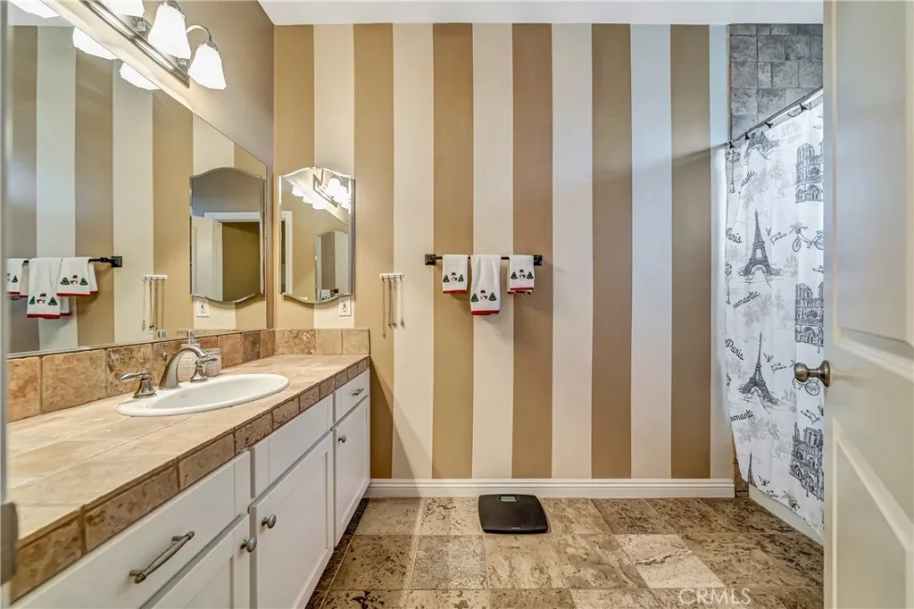 8347 W Avenue D10, Lancaster, California 93536 home-pic-36