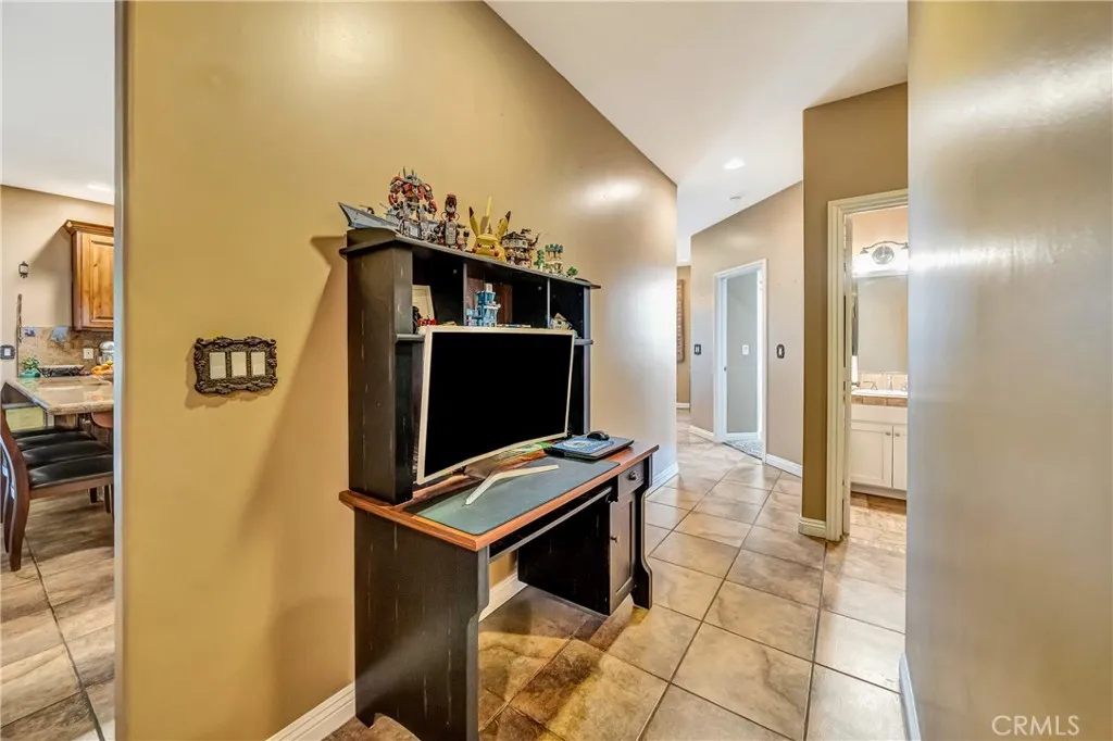 8347 W Avenue D10, Lancaster, California 93536 home-pic-39