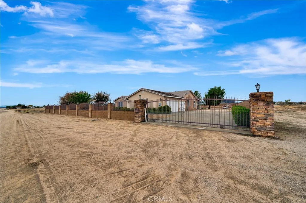 8347 W Avenue D10, Lancaster, California 93536 home-pic-58