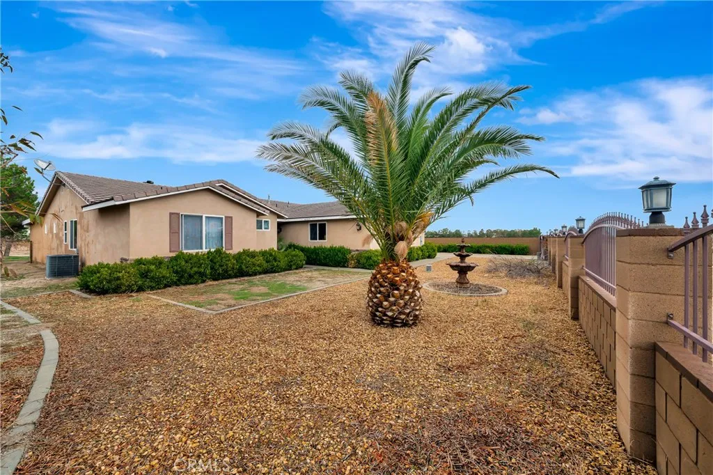8347 W Avenue D10, Lancaster, California 93536 home-pic-5