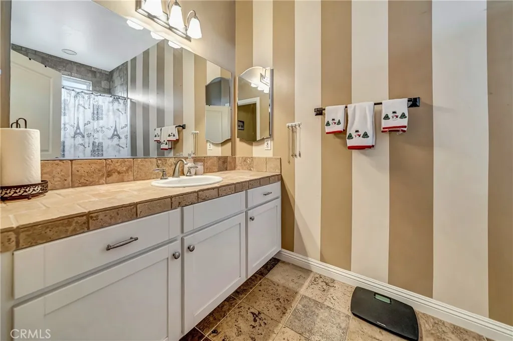 8347 W Avenue D10, Lancaster, California 93536 home-pic-37