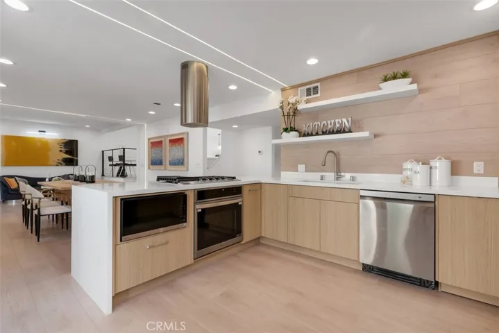 8167 Dartmoor Drive, Huntington Beach, California 92646