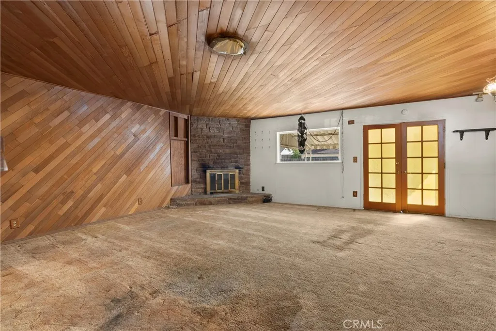 18928 Victory Boulevard, Tarzana, California 91335 home-pic-6