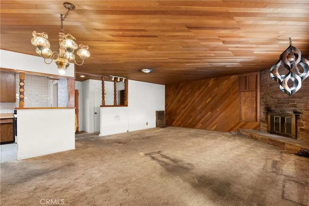 18928 Victory Boulevard, Tarzana, California 91335 home-pic-7
