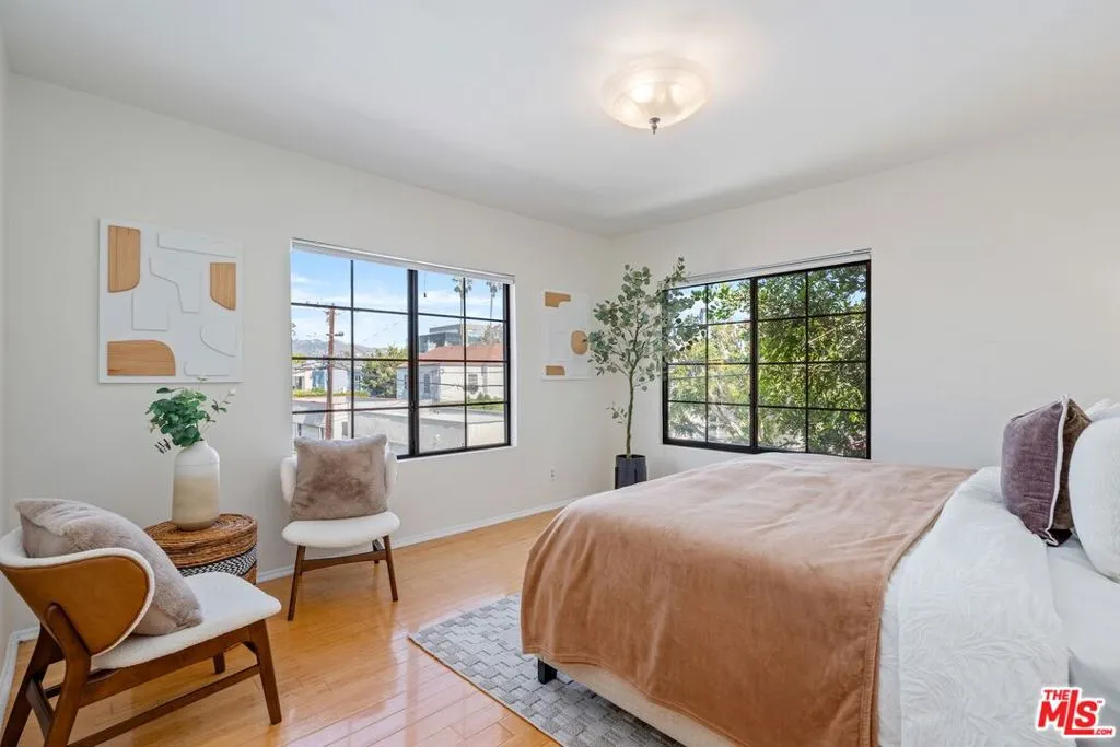 102 N Sweetzer Avenue 106, Los Angeles, California 90048 home-pic-11
