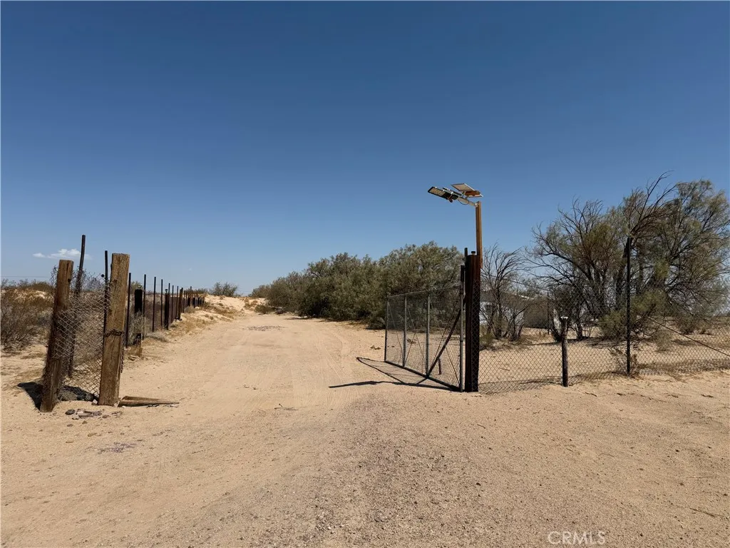 41455 Coventry, Newberry Springs, California 92365 home-pic-16