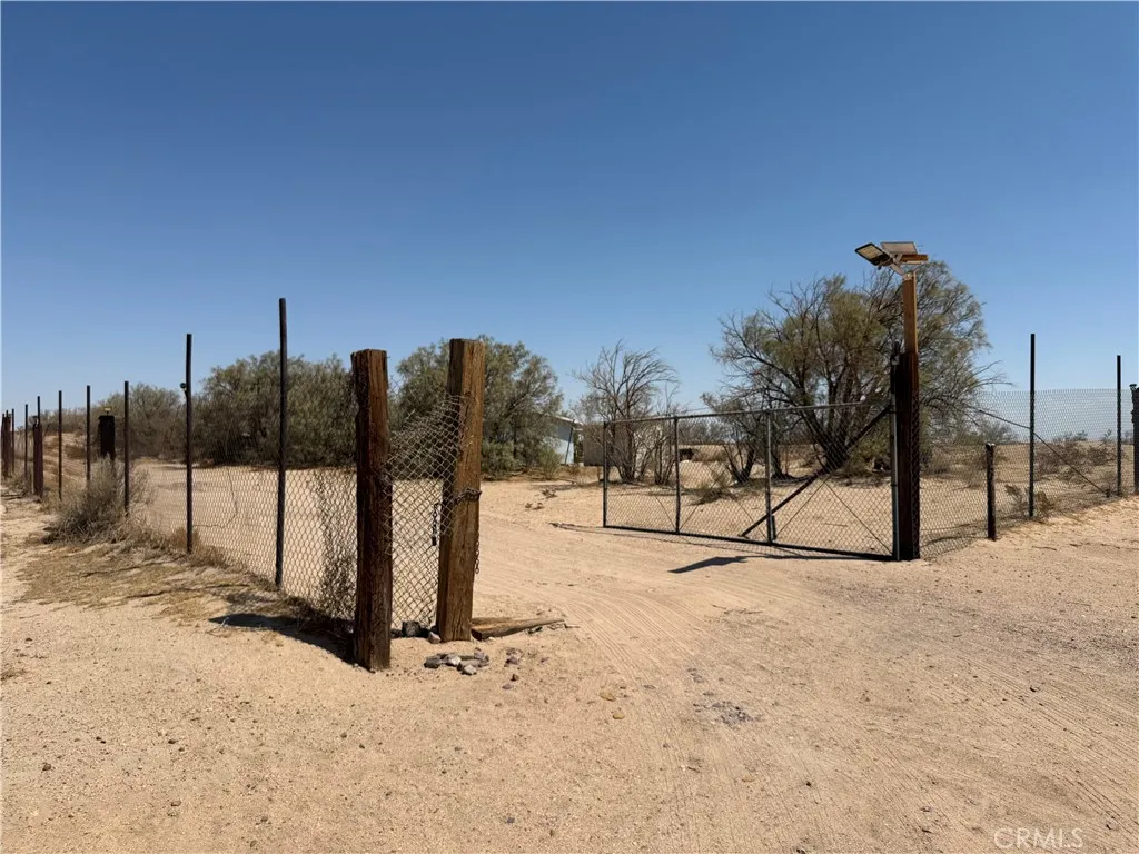 41455 Coventry, Newberry Springs, California 92365 home-pic-15