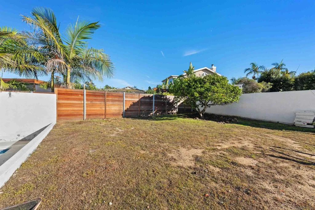 2103 Garfield, San Diego, California 92110 home-pic-30