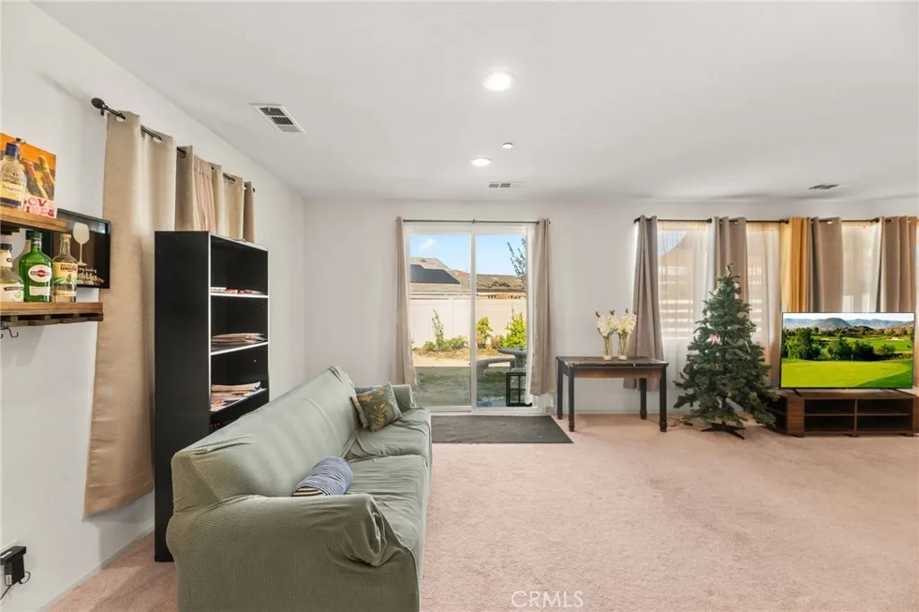468 Bristolwood, Hemet, California 92543 home-pic-17