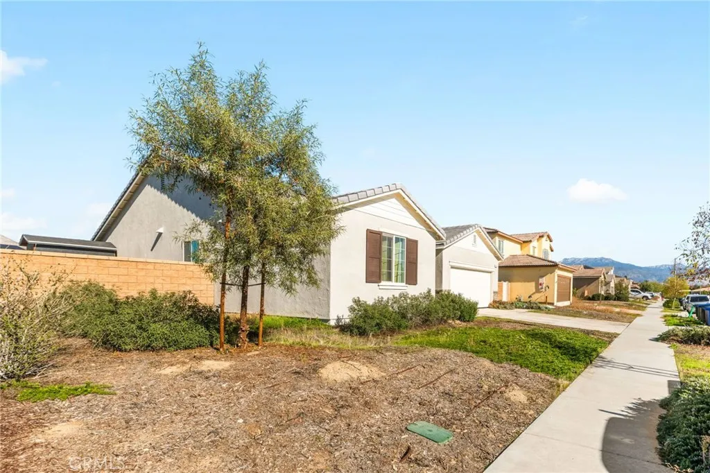 468 Bristolwood, Hemet, California 92543 home-pic-3