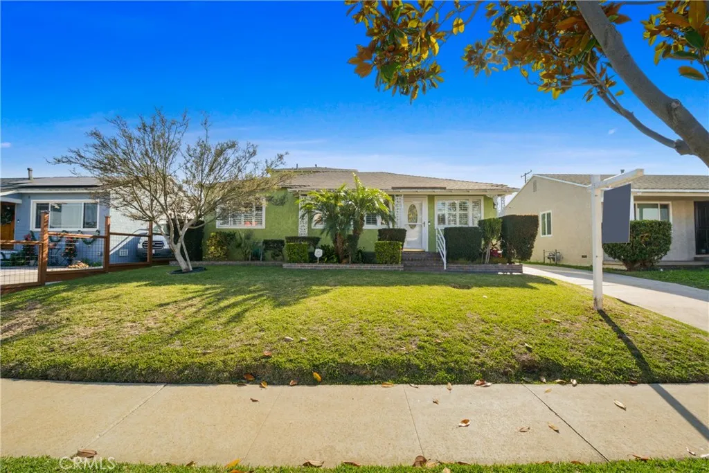 2202 W 153rd Street, Compton, California 90220 home-pic-3