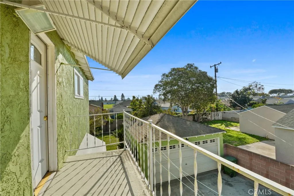 2202 W 153rd Street, Compton, California 90220 home-pic-22