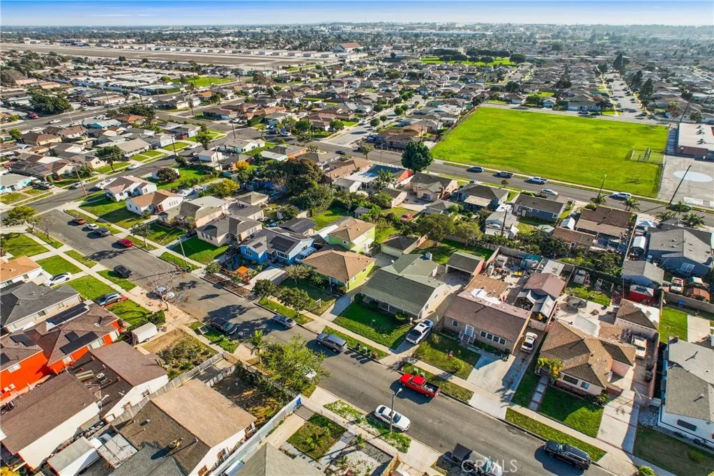 2202 W 153rd Street, Compton, California 90220 home-pic-32