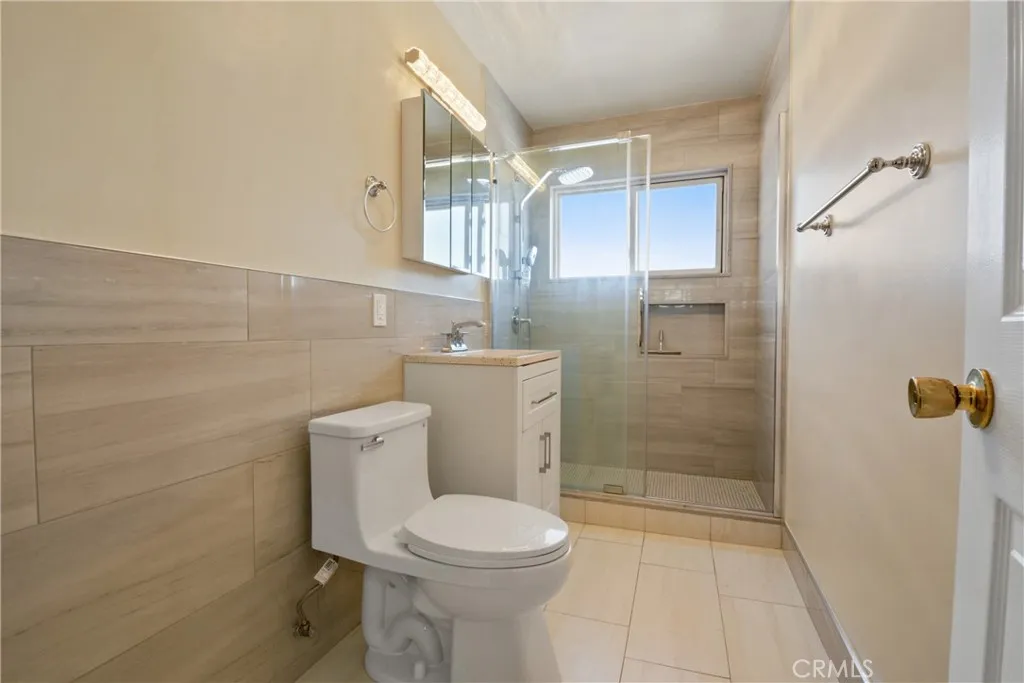 2202 W 153rd Street, Compton, California 90220 home-pic-21