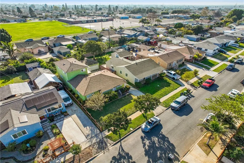 2202 W 153rd Street, Compton, California 90220 home-pic-2