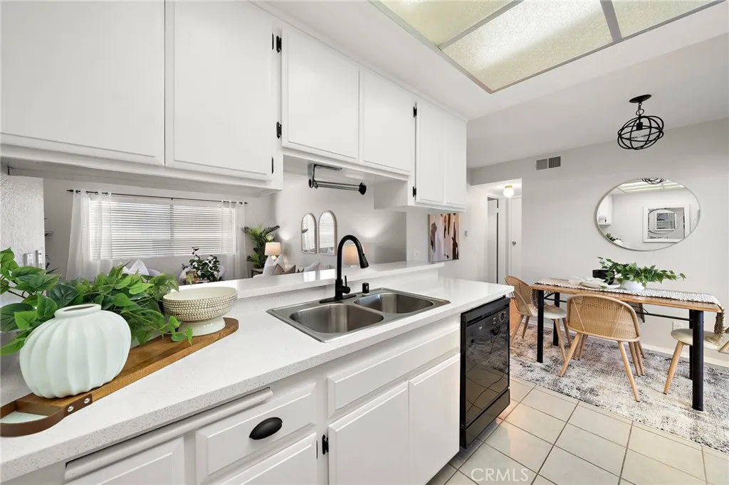 788 W Lambert 45, La Habra, California 90631 home-pic-11
