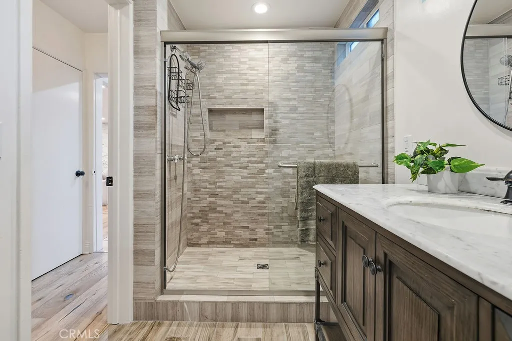 5725 Rhodes Avenue, Valley Village, California 91607 home-pic-49